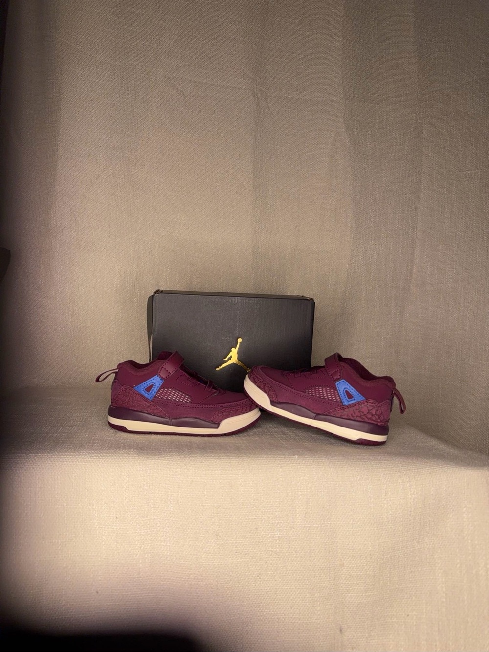 Jordan Spizike Low - Burgundy with Blue Accents